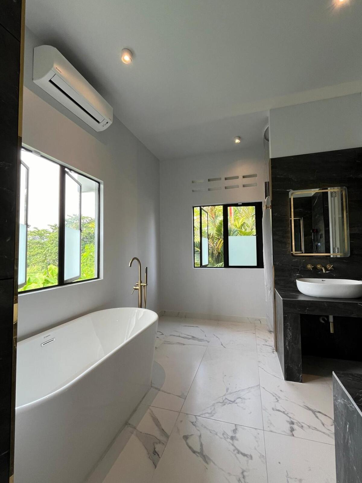 Clara Mutiara Pool Vila