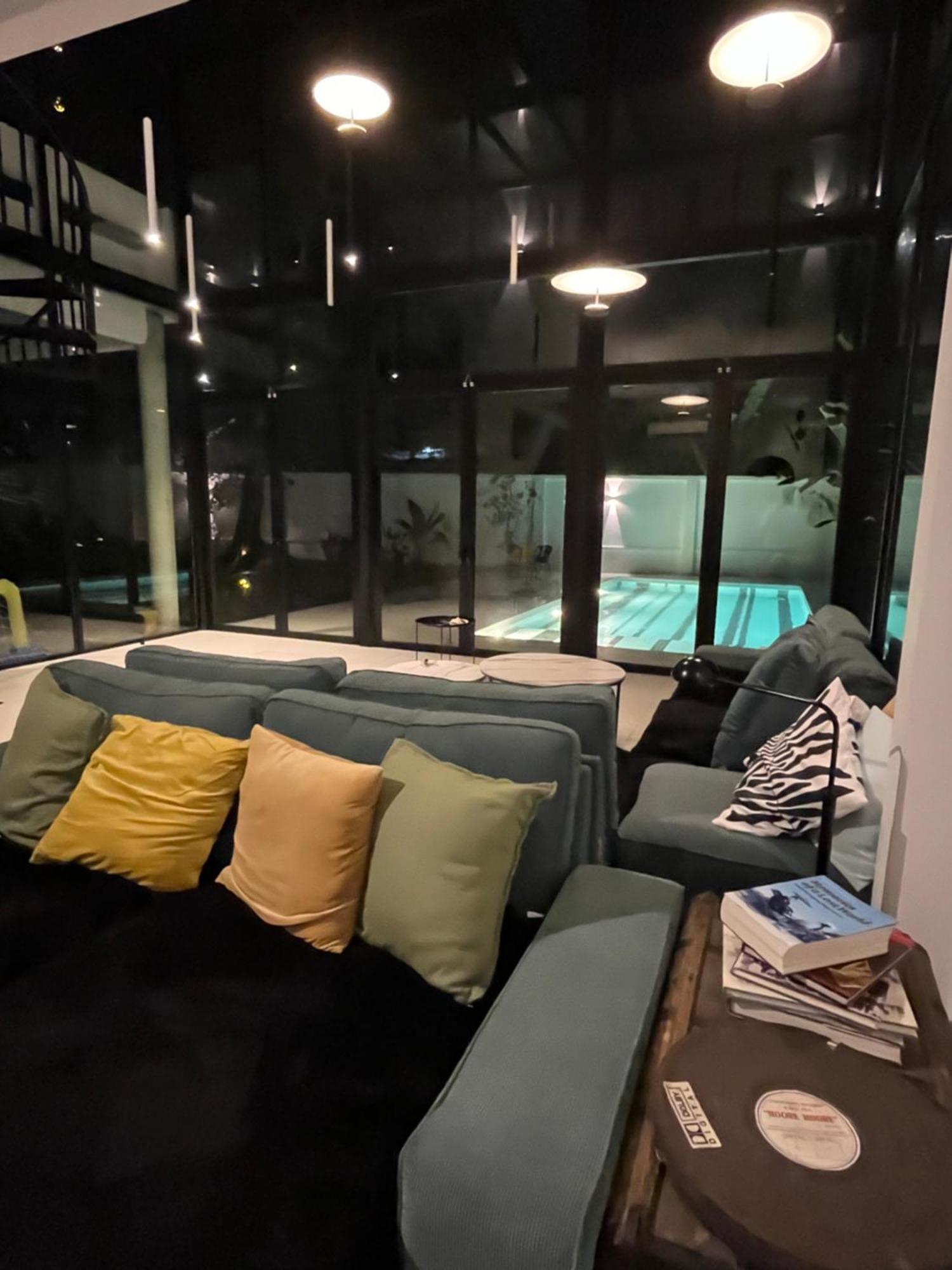 Clara Mutiara Pool Vila Seremban